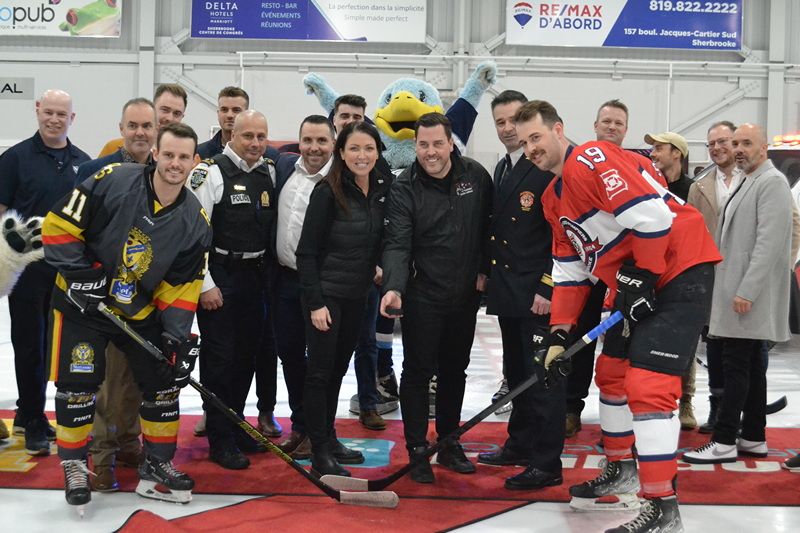 Match de hockey entre les pompiers et les policiers de Sherbrooke : 13 600 $ amassés pour la Fondation Justin Lefebvre